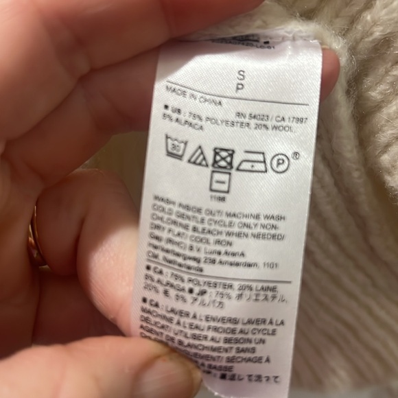 Banana Republic ladies turtleneck sweater - Picture 4 of 4